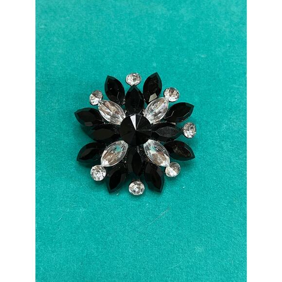 Vintage Runway Statement Jet Black Clear Rhinestone Maltese Cross Brooch Pin - Picture 7 of 7